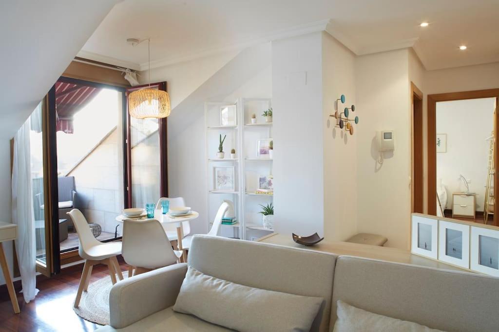Apartamento Con Terraza A Un Paso De La Playa Gijón Exteriör bild