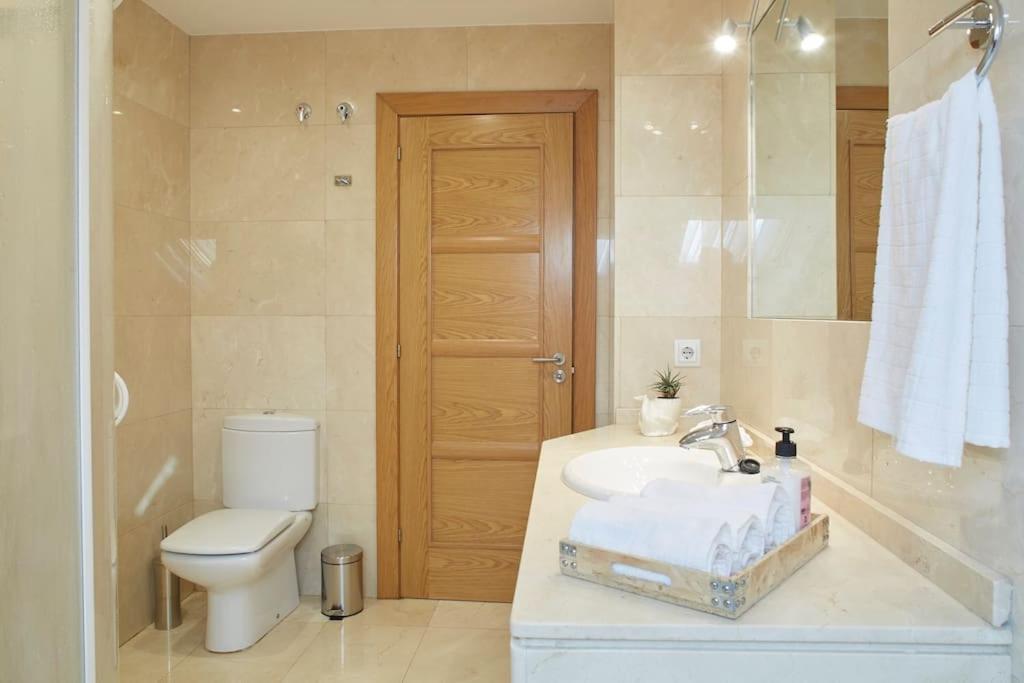 Apartamento Con Terraza A Un Paso De La Playa Gijón Exteriör bild